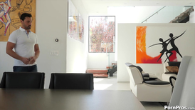 Curvy babe has amazing sex in the bath tub