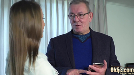 Real estate agent gets to fuck a stunning teen